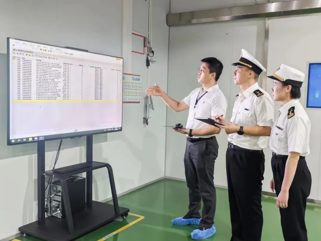 深圳海關(guān)關(guān)員調(diào)研ERP對(duì)接企業(yè)，助力加工貿(mào)易企業(yè)降本增效